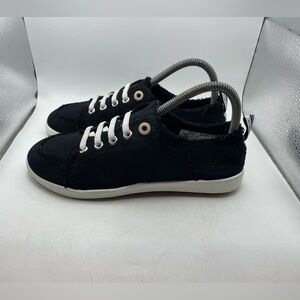 Vionic Pismo women’s Black Canvas Sneakers size 6.5